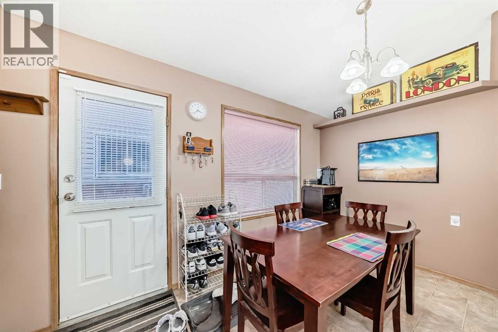 329 Martinwood Place Ne, Calgary, Alberta  T3J 3H7 - Photo 13 - A2285894