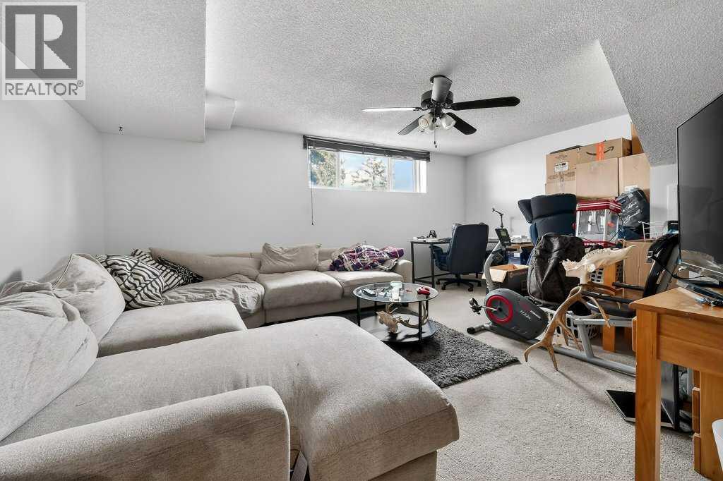 60 Bermuda Court NW, Calgary, Alberta  T3K 1H3 - Photo 13 - A2292777