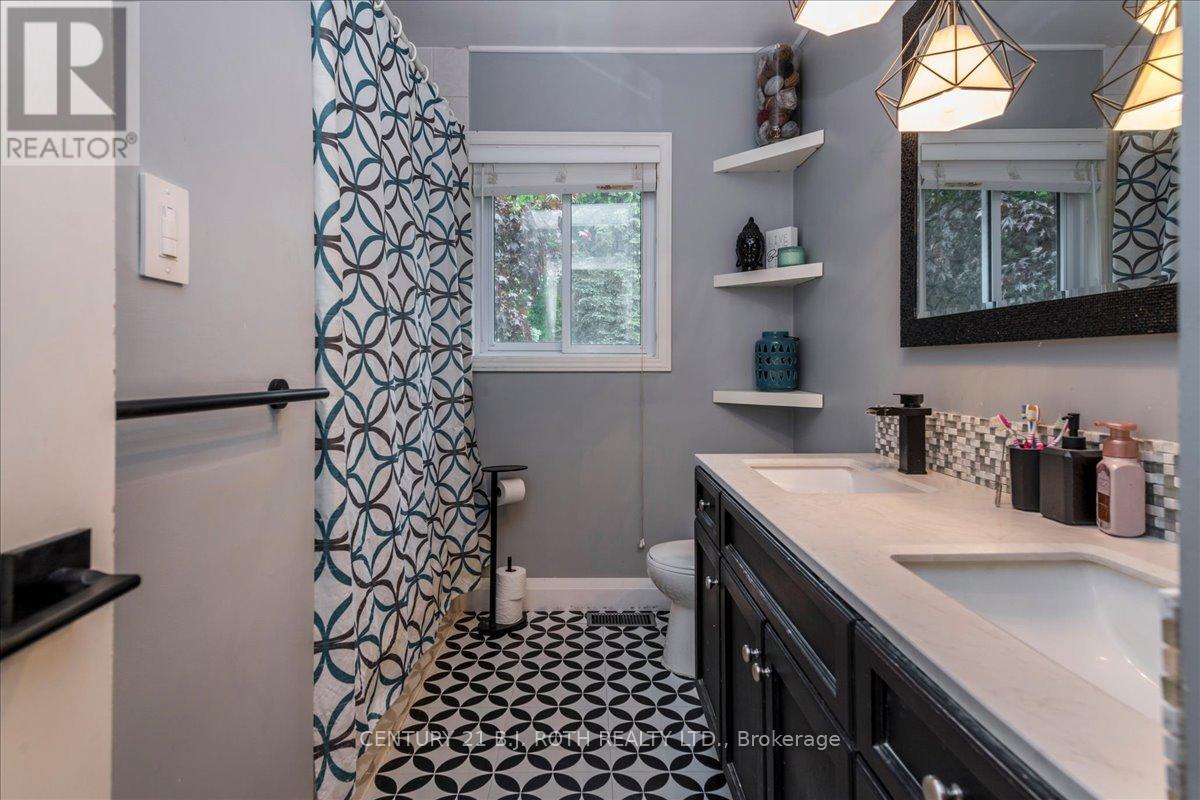 4049 Bayview Avenue, Ramara, Ontario  L3V 6H7 - Photo 15 - S12934796