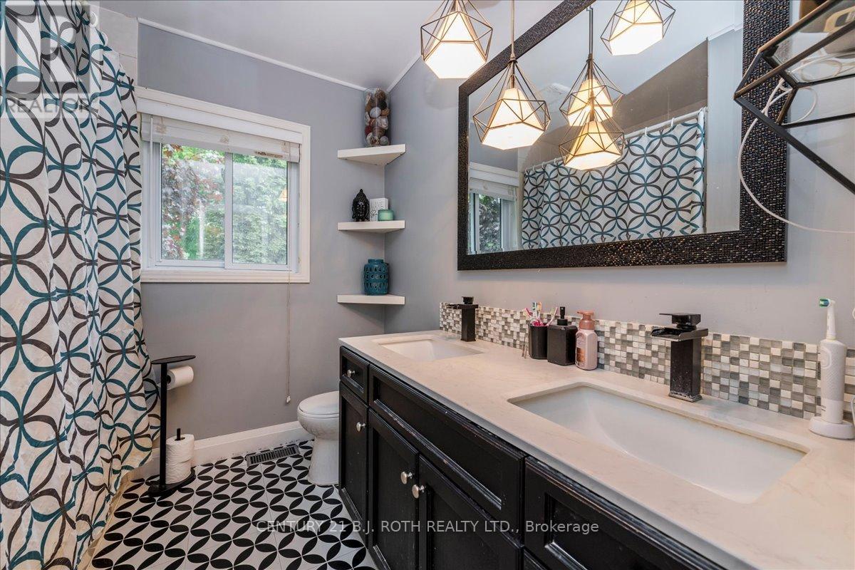 4049 Bayview Avenue, Ramara, Ontario  L3V 6H7 - Photo 16 - S12934796