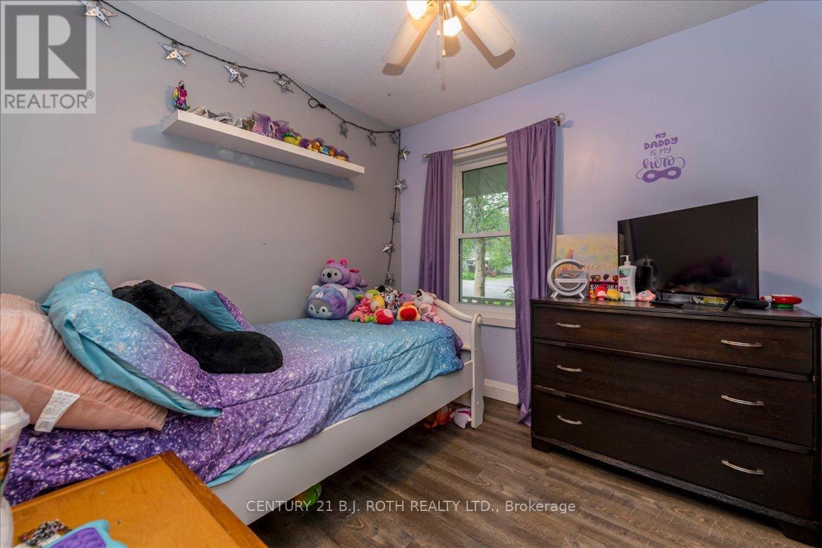 4049 Bayview Avenue, Ramara, Ontario  L3V 6H7 - Photo 17 - S12934796