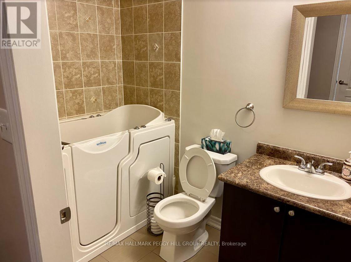 405 - 45 Ferndale Drive S, Barrie, Ontario  L4N 5W7 - Photo 9 - S12934890