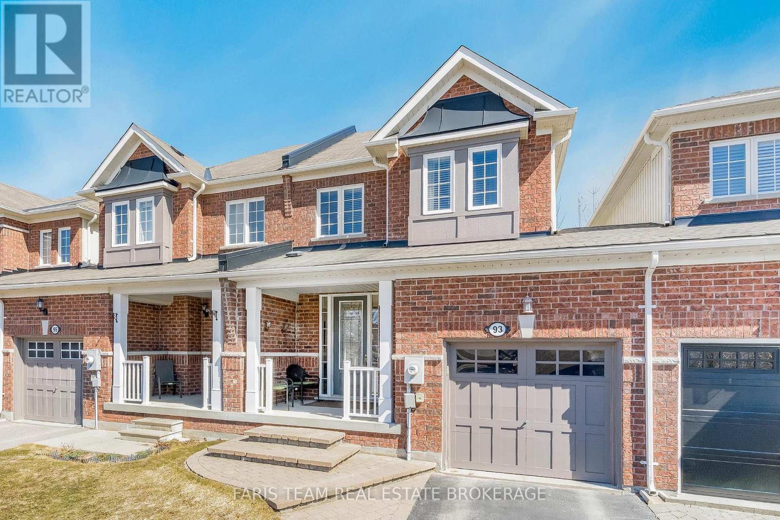 93 Collier Crescent, Essa, Ontario  L3W 0M8 - Photo 3 - N12934116