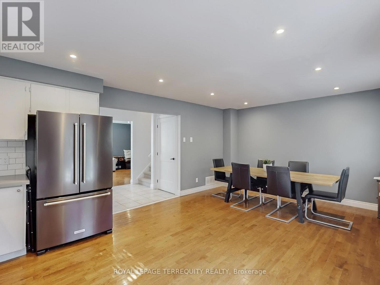 623 Beaver Court, Milton, Ontario  L9T 4A8 - Photo 3 - W12934742