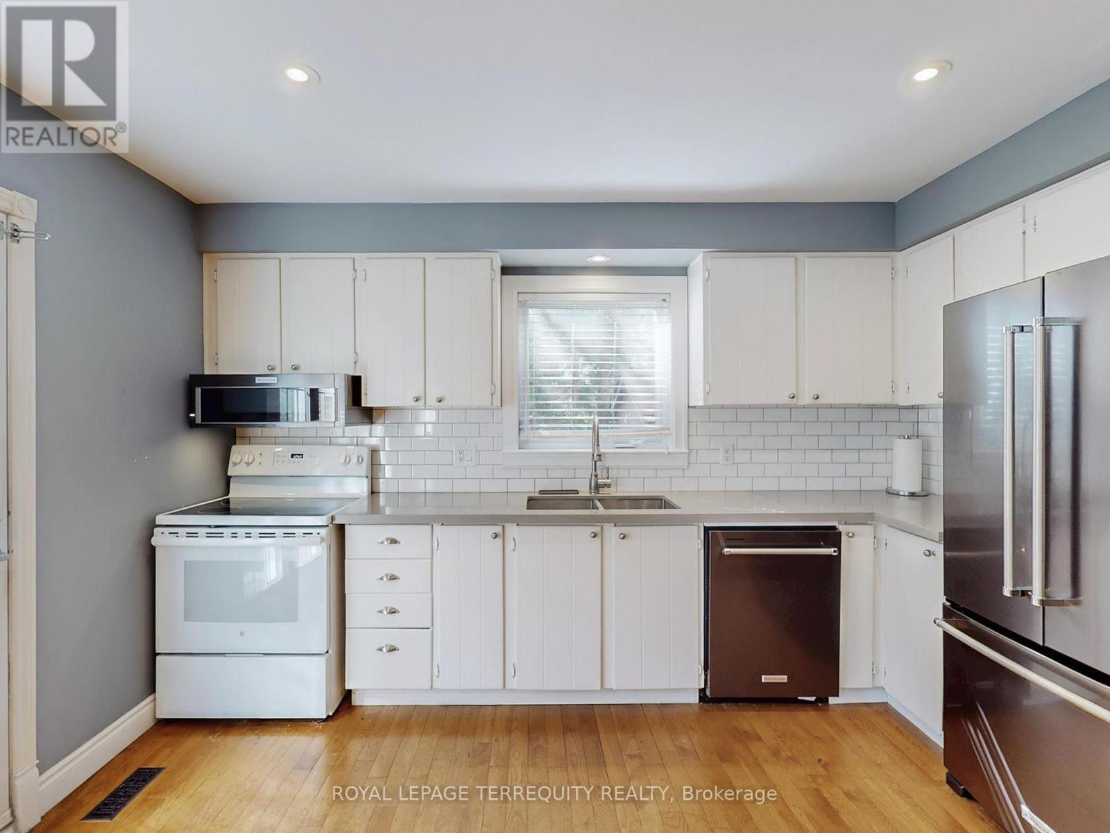 623 Beaver Court, Milton, Ontario  L9T 4A8 - Photo 6 - W12934742