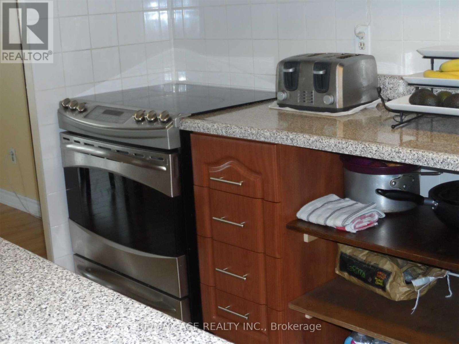 906 - 2130 Weston Road, Toronto, Ontario  M6N 3R9 - Photo 10 - W12934762