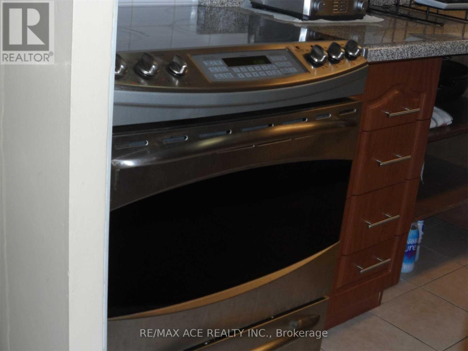 906 - 2130 Weston Road, Toronto, Ontario  M6N 3R9 - Photo 12 - W12934762