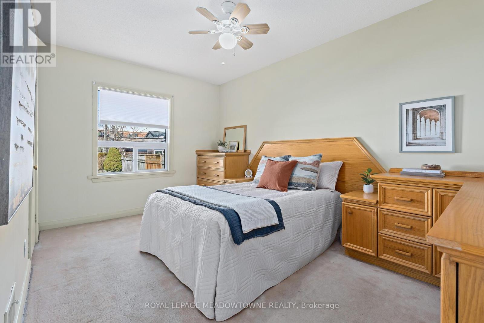 37 Prince Charles Drive, Halton Hills, Ontario  L7G 3T9 - Photo 18 - W12934766