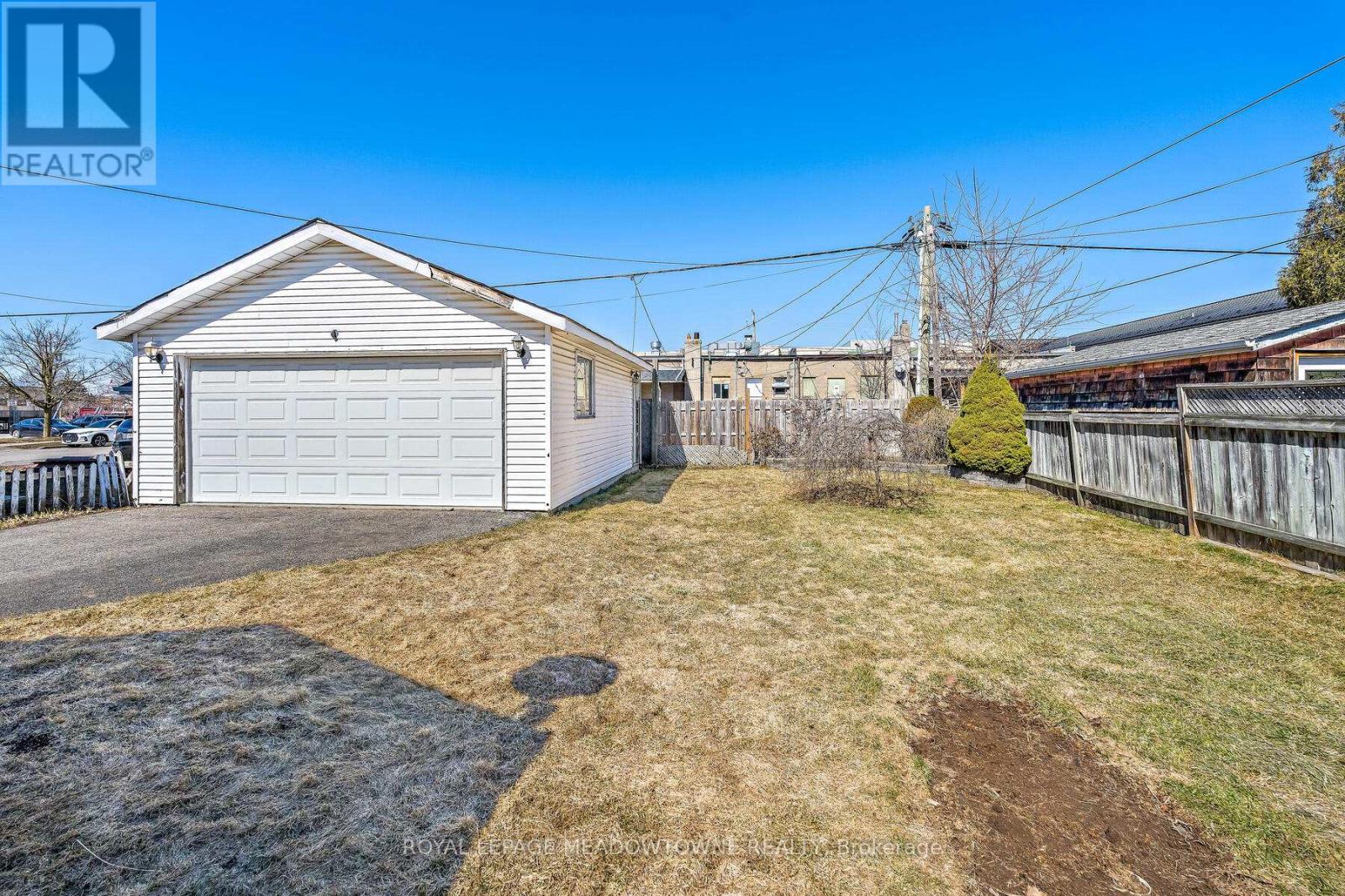 37 Prince Charles Drive, Halton Hills, Ontario  L7G 3T9 - Photo 31 - W12934766