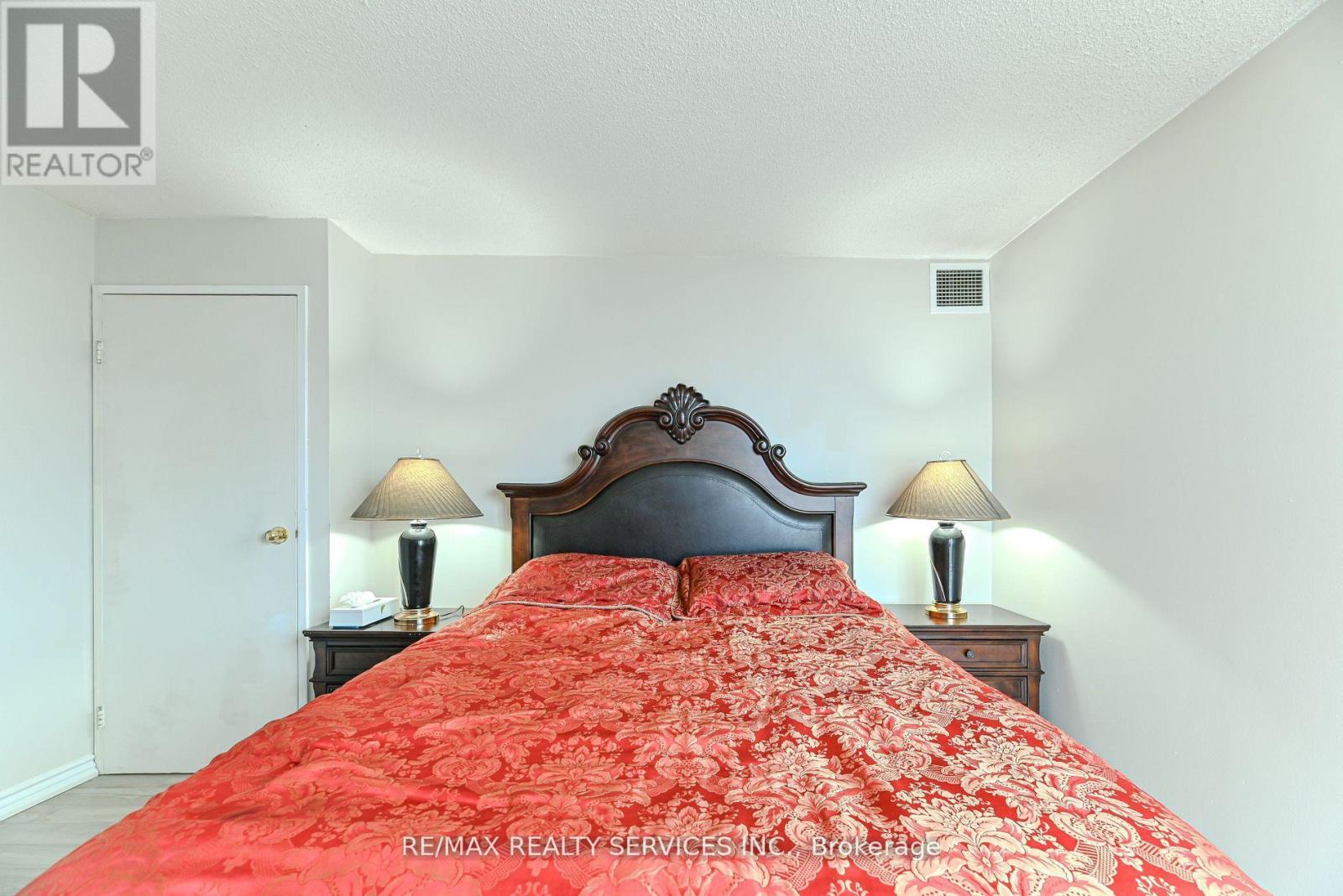 1911 - 35 Trailwood Drive, Mississauga, Ontario  L4Z 3K9 - Photo 27 - W12934780