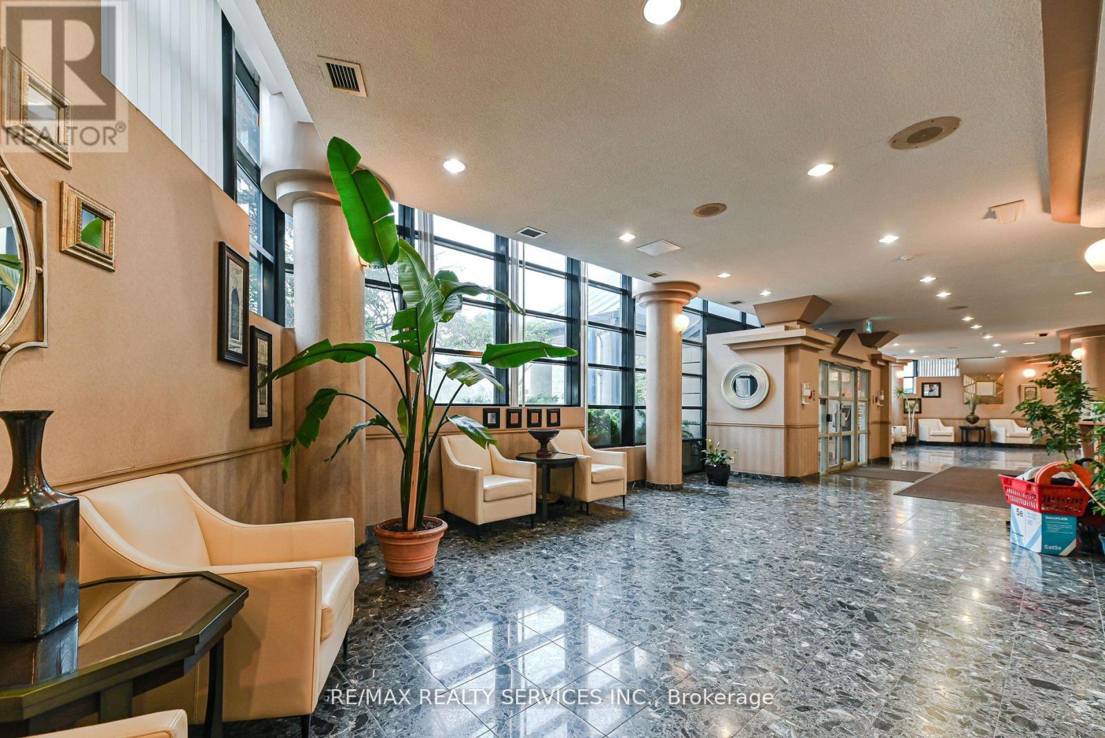 1911 - 35 Trailwood Drive, Mississauga, Ontario  L4Z 3K9 - Photo 5 - W12934780