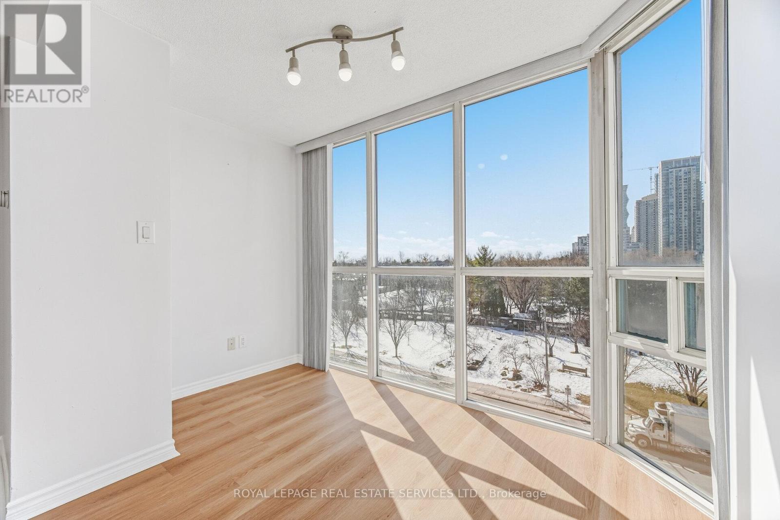 604 - 285 Enfield Place, Mississauga, Ontario  L5B 3Y6 - Photo 24 - W12934800