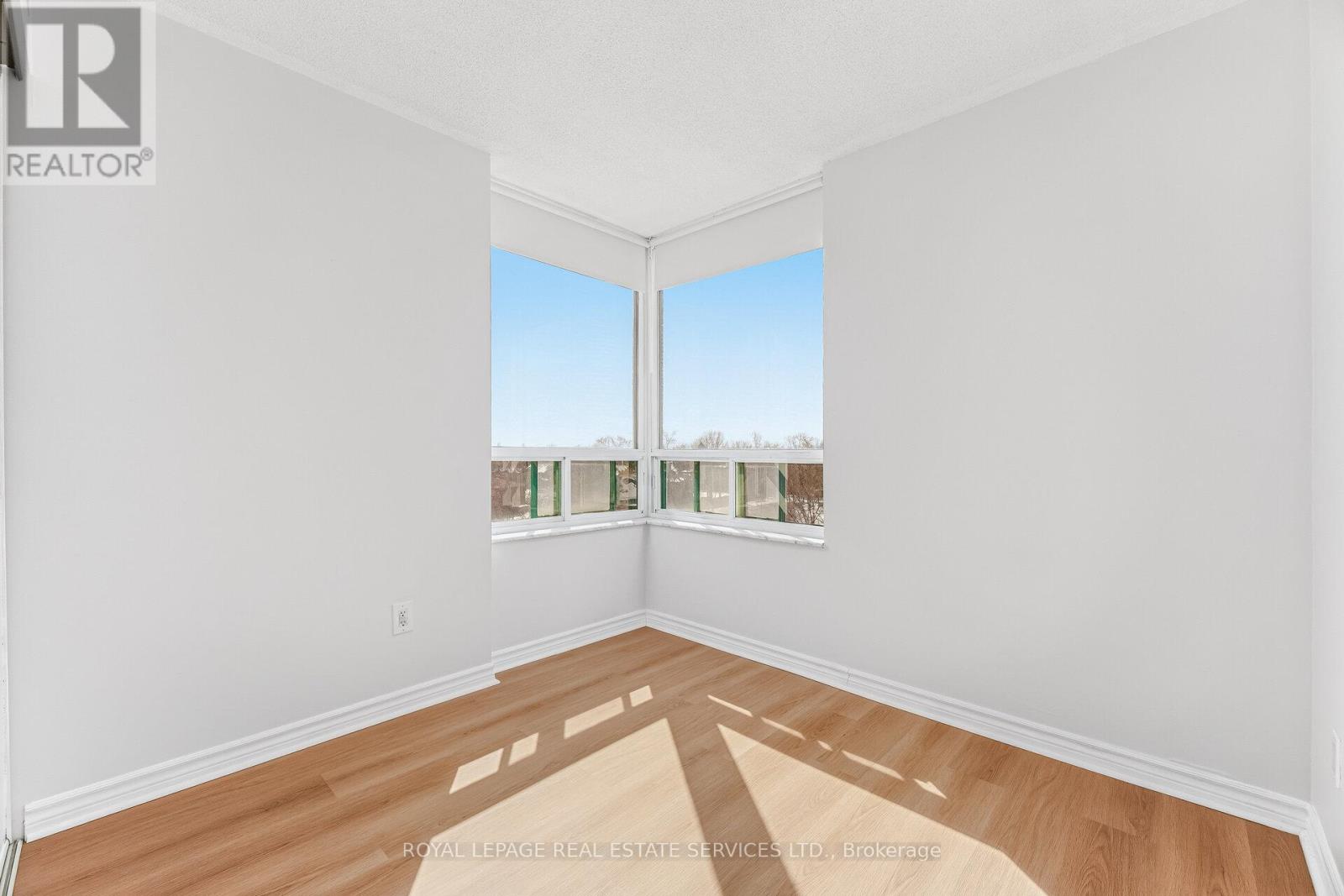 604 - 285 Enfield Place, Mississauga, Ontario  L5B 3Y6 - Photo 34 - W12934800