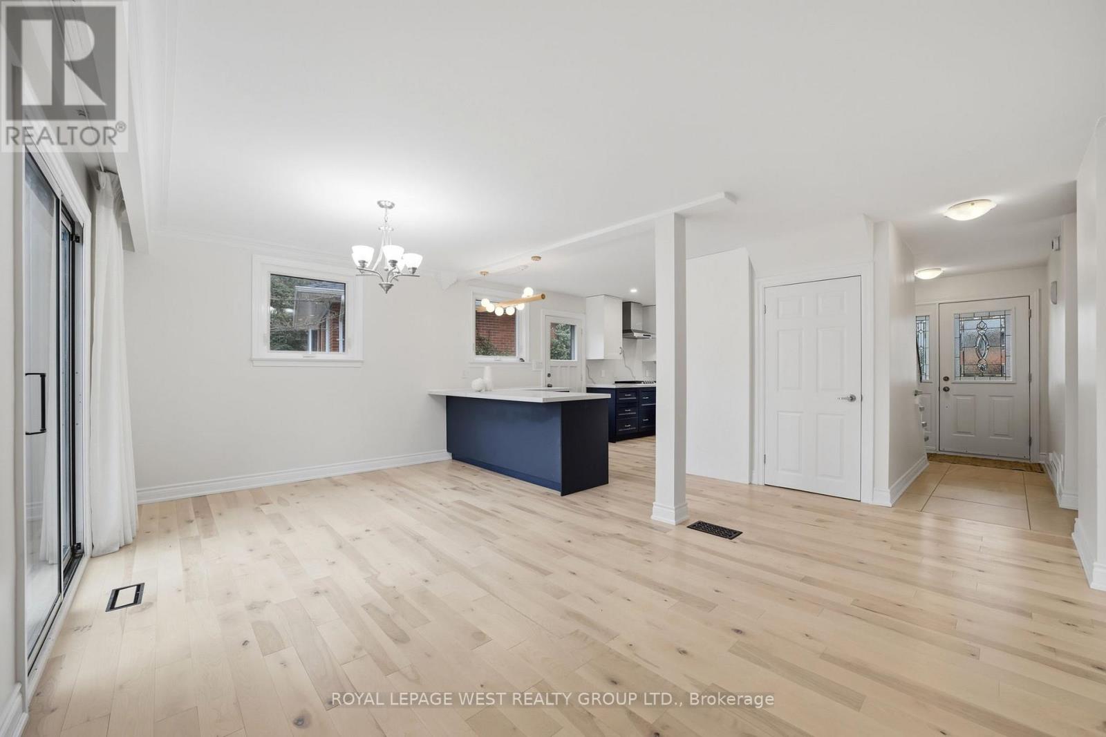 3334 Enniskillen Circle, Mississauga (Erindale), Ontario  L5C 2M8 - Photo 13 - W12934802