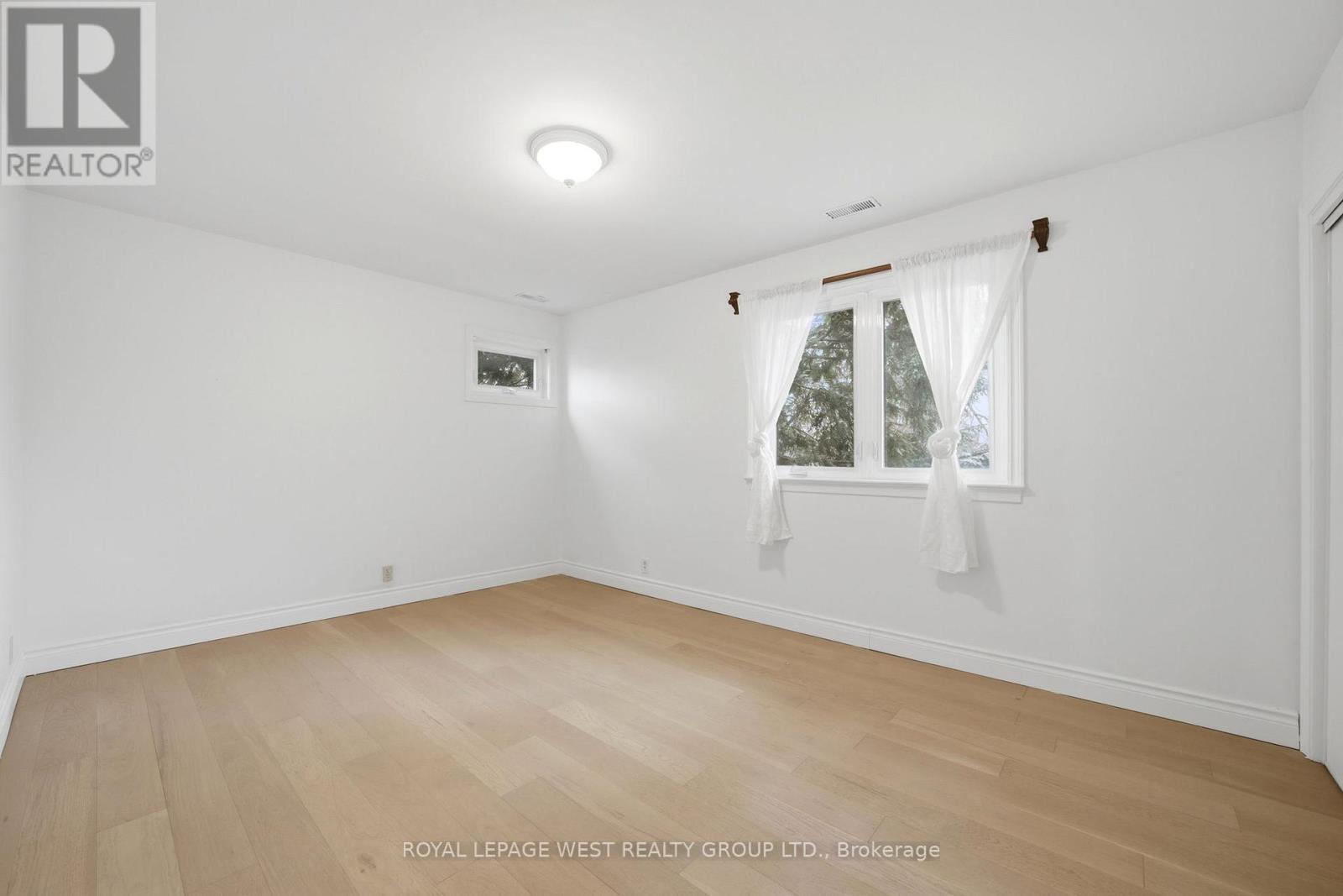 3334 Enniskillen Circle, Mississauga (Erindale), Ontario  L5C 2M8 - Photo 19 - W12934802