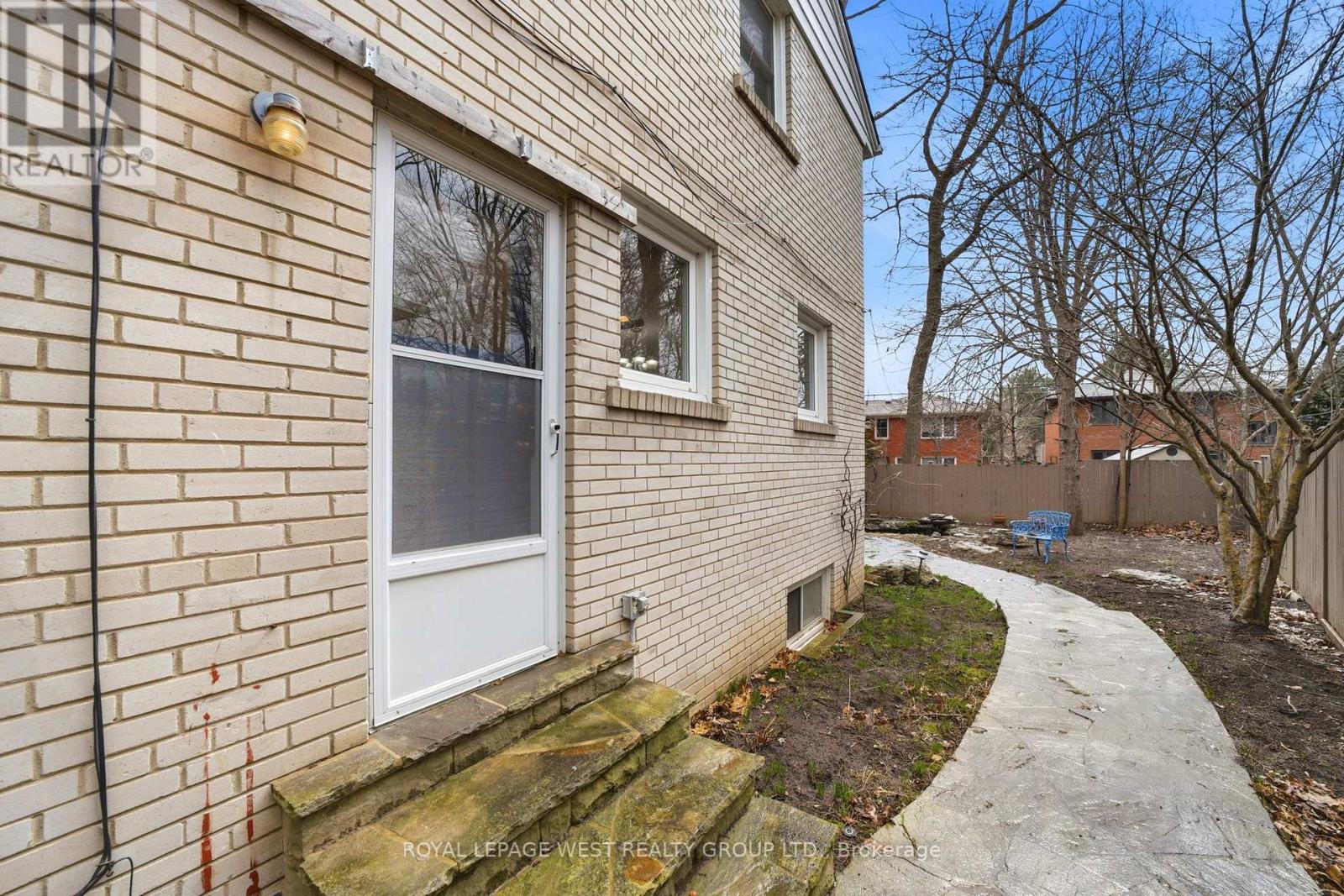 3334 Enniskillen Circle, Mississauga (Erindale), Ontario  L5C 2M8 - Photo 27 - W12934802