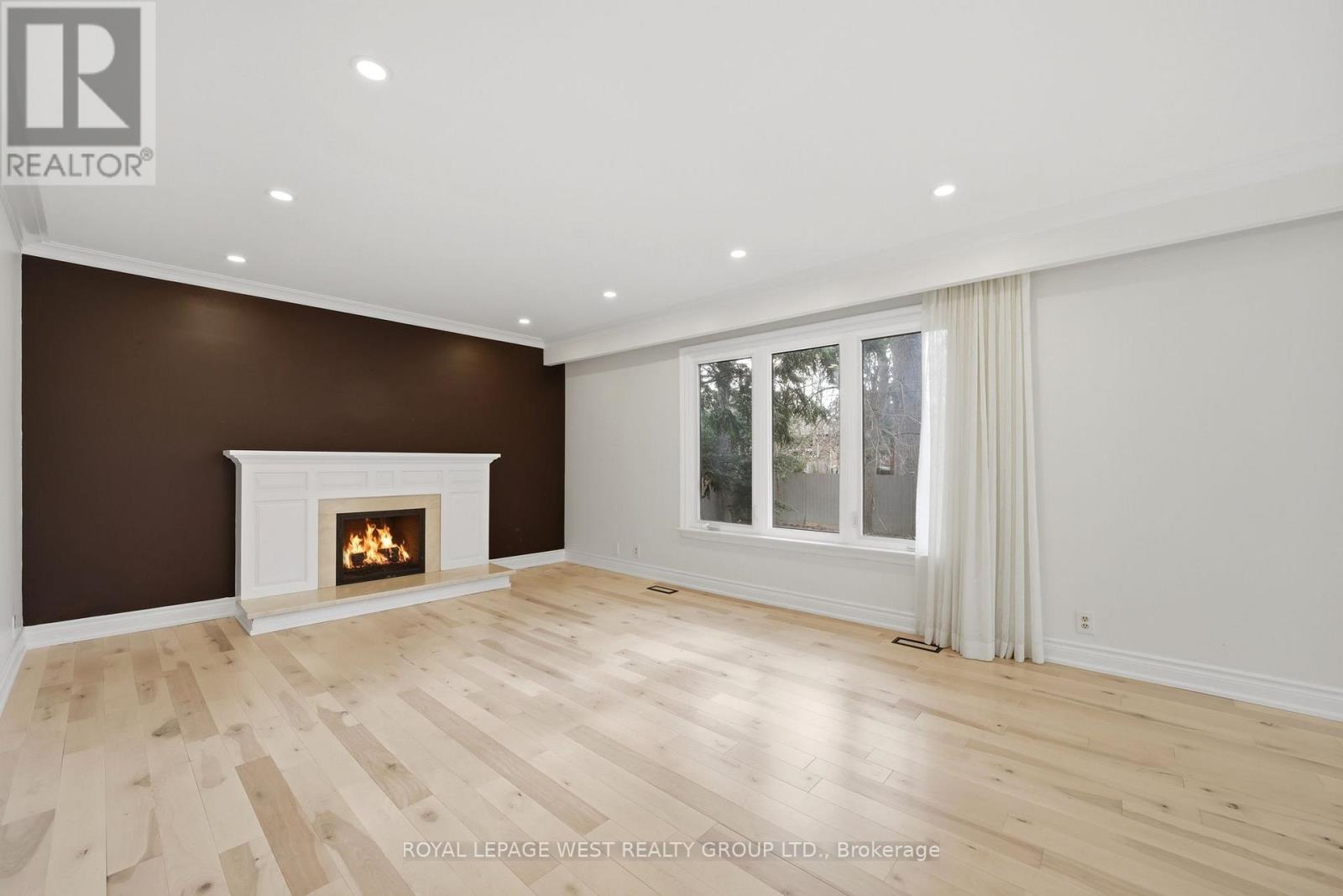 3334 Enniskillen Circle, Mississauga (Erindale), Ontario  L5C 2M8 - Photo 5 - W12934802