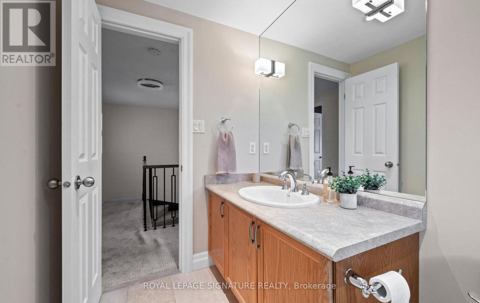 1608 Parish Lane, Oakville, Ontario  L6M 3E2 - Photo 37 - W12934806