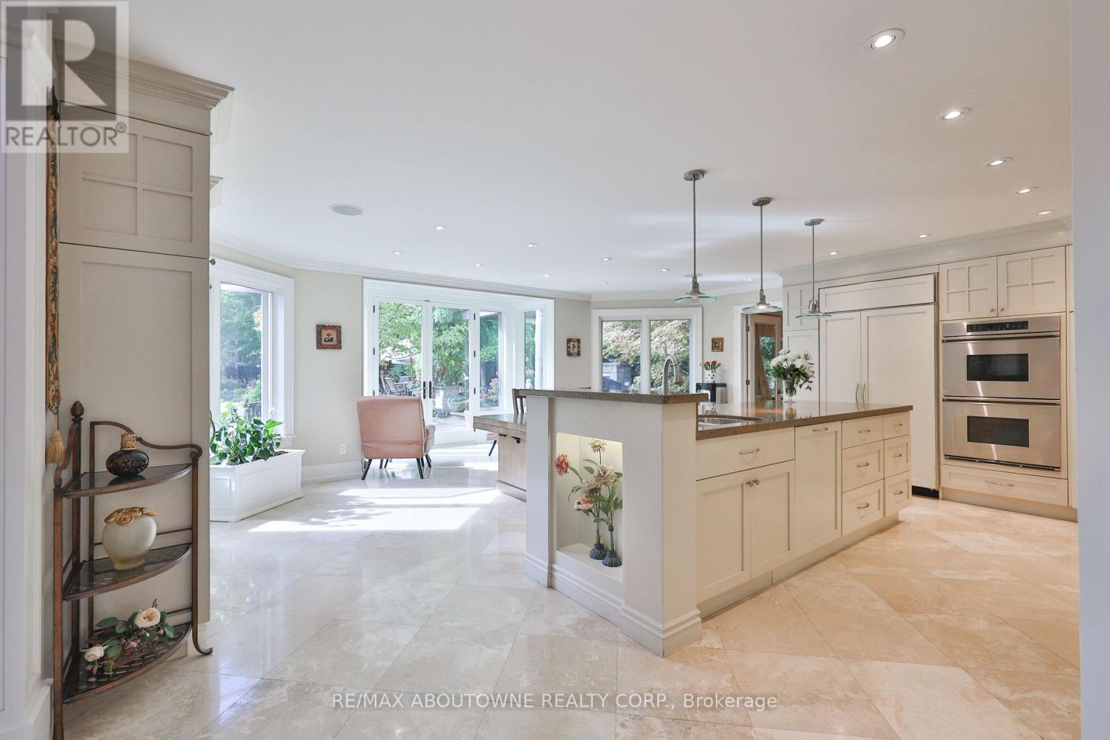 342 Pomona Avenue, Burlington, Ontario  L7N 1T5 - Photo 9 - W12934822