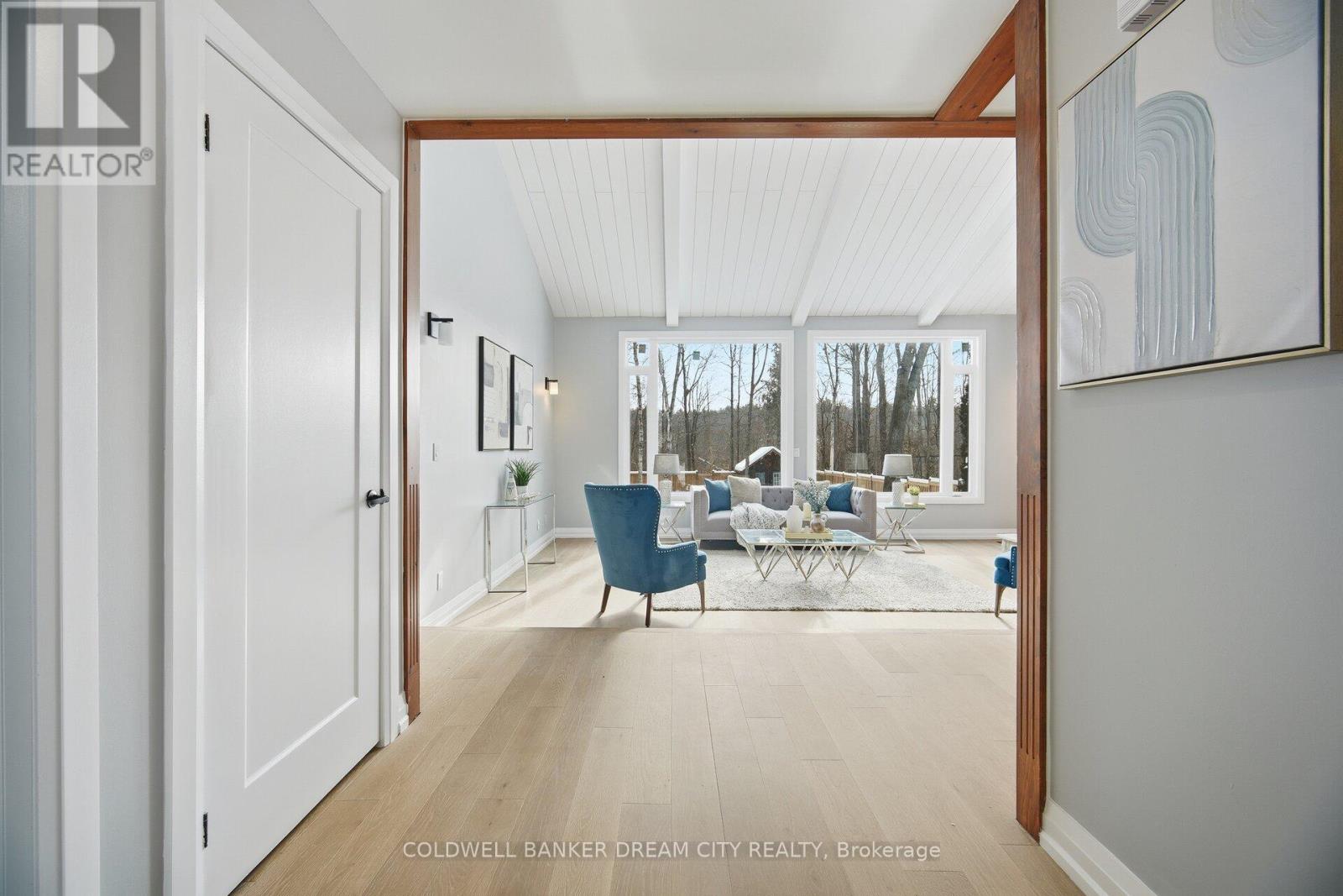 43 Olivers Lane, Caledon (Caledon East), Ontario  L7C 1G5 - Photo 6 - W12934844