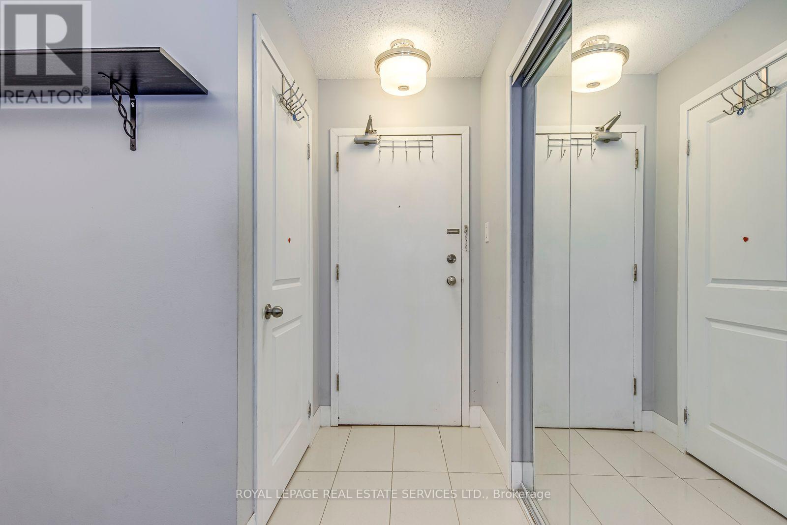 911 - 1450 Glen Abbey Gate, Oakville (Ga Glen Abbey), Ontario  L6M 2V7 - Photo 6 - W12934858