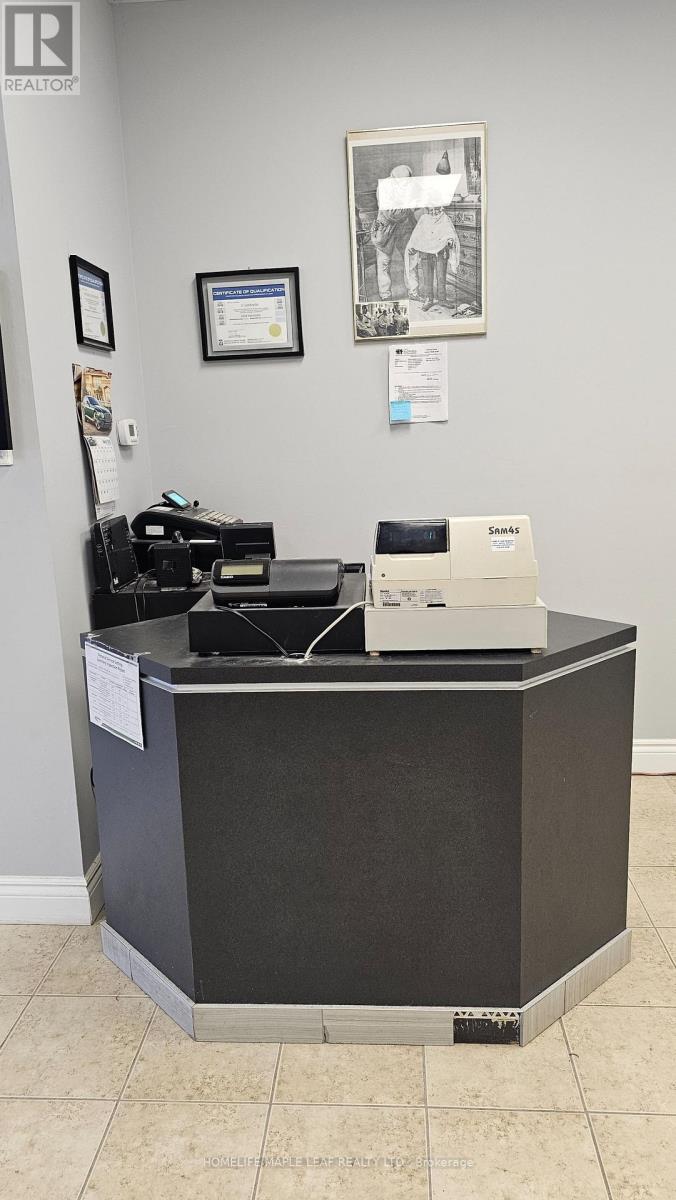 9 - 10 Mountainview Road S, Halton Hills (Georgetown), Ontario  L7G 4J9 - Photo 4 - W12934860