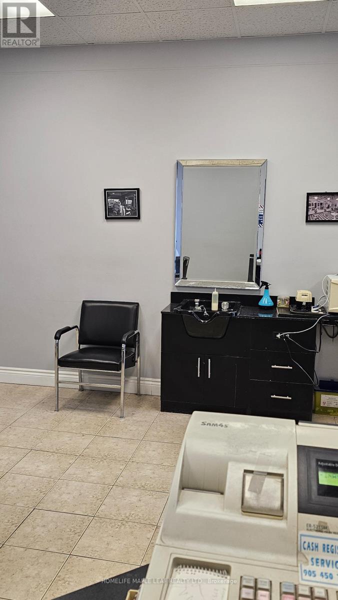 9 - 10 Mountainview Road S, Halton Hills (Georgetown), Ontario  L7G 4J9 - Photo 5 - W12934860