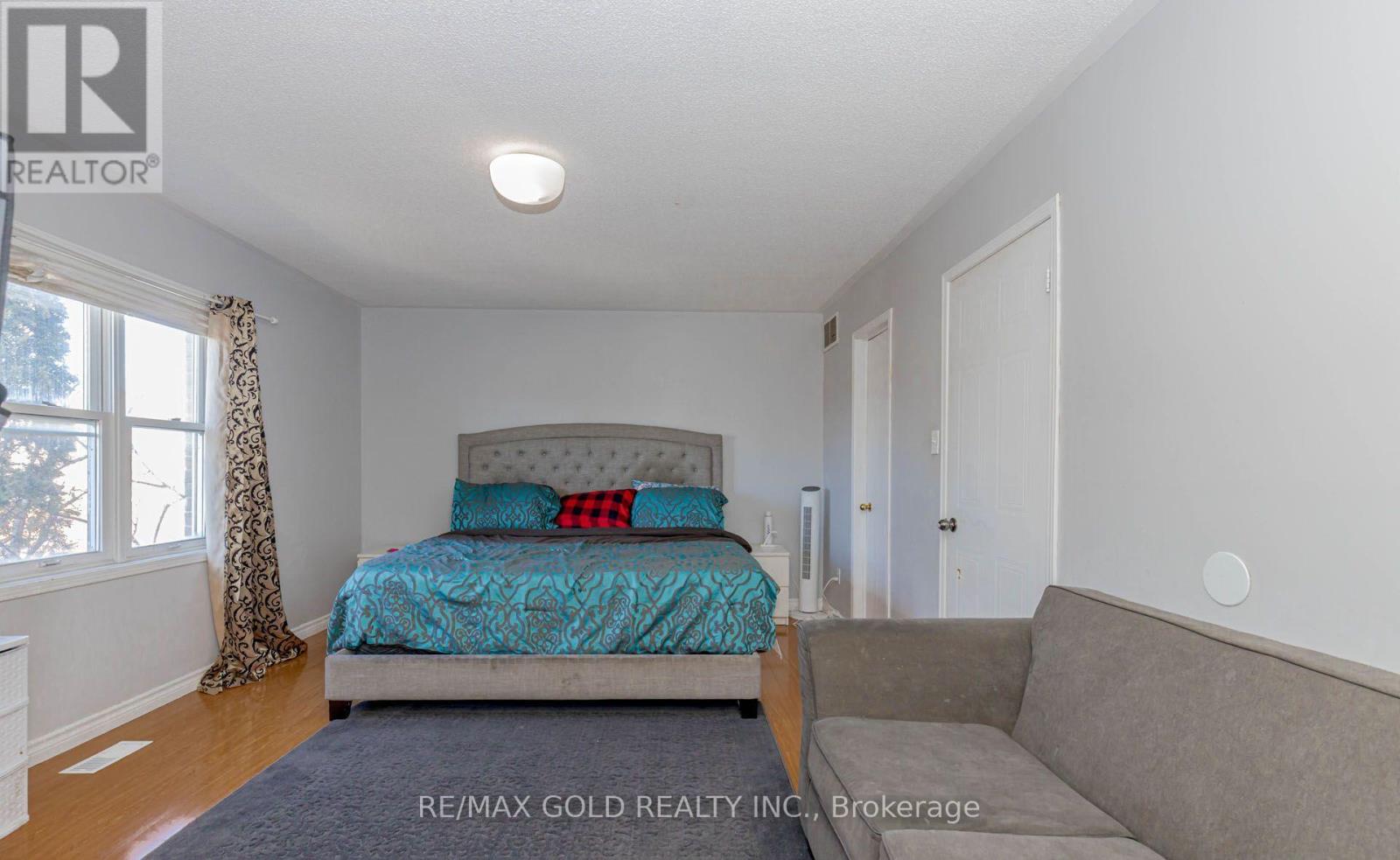 55 Desert Sand Drive, Brampton, Ontario  L6R 1V6 - Photo 14 - W12934874