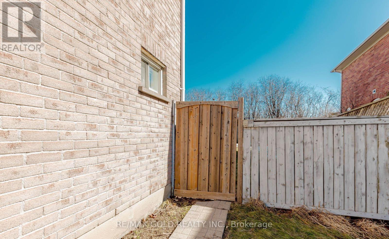 55 Desert Sand Drive, Brampton, Ontario  L6R 1V6 - Photo 28 - W12934874