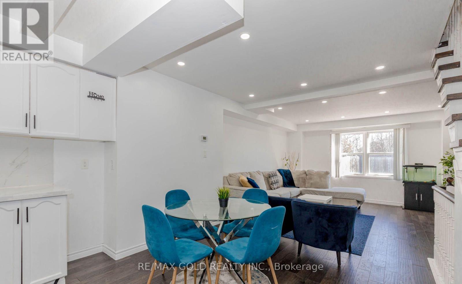 55 Desert Sand Drive, Brampton, Ontario  L6R 1V6 - Photo 4 - W12934874