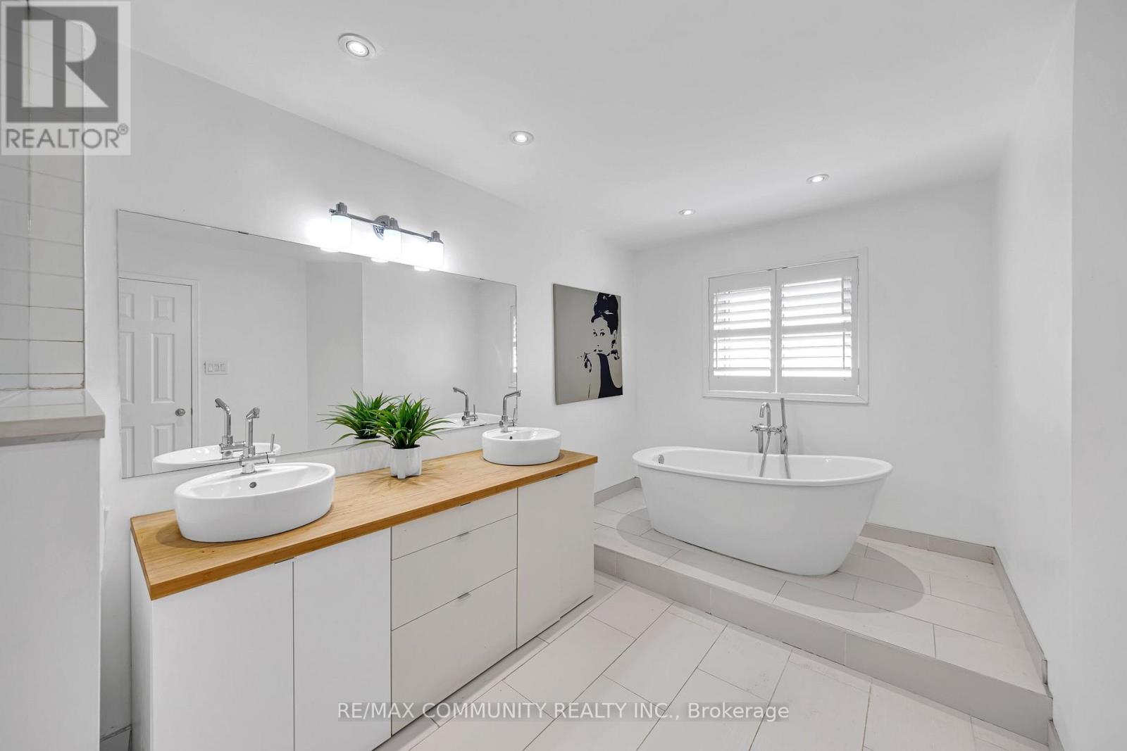 5326 Segriff Drive, Mississauga (East Credit), Ontario  L5V 1N9 - Photo 32 - W12934900