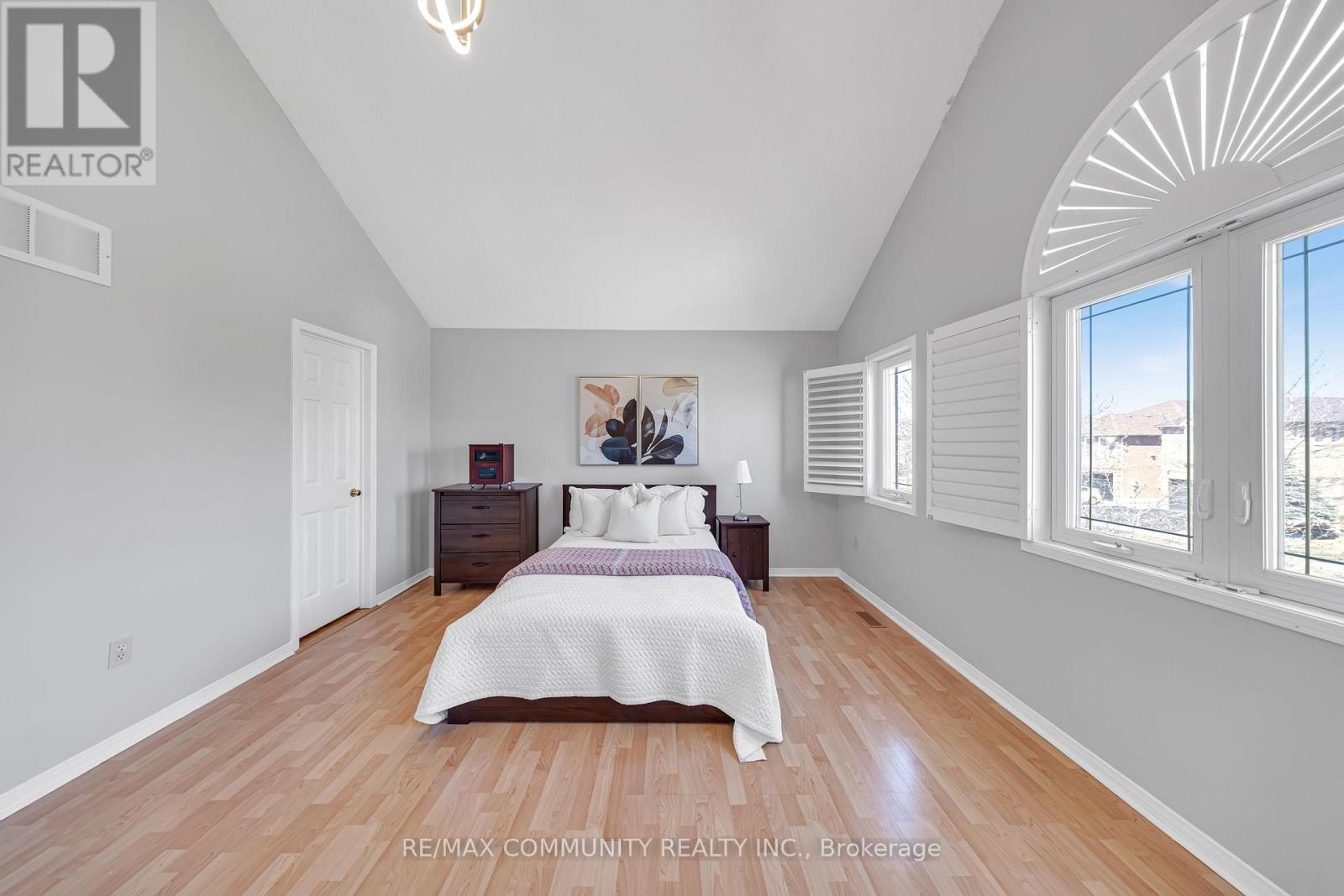 5326 Segriff Drive, Mississauga (East Credit), Ontario  L5V 1N9 - Photo 36 - W12934900