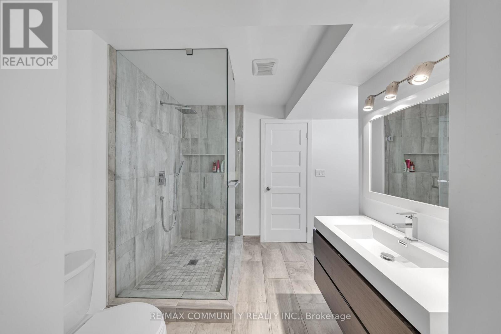 5326 Segriff Drive, Mississauga (East Credit), Ontario  L5V 1N9 - Photo 43 - W12934900