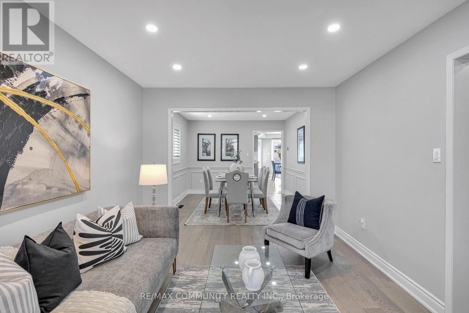 5326 Segriff Drive, Mississauga (East Credit), Ontario  L5V 1N9 - Photo 8 - W12934900