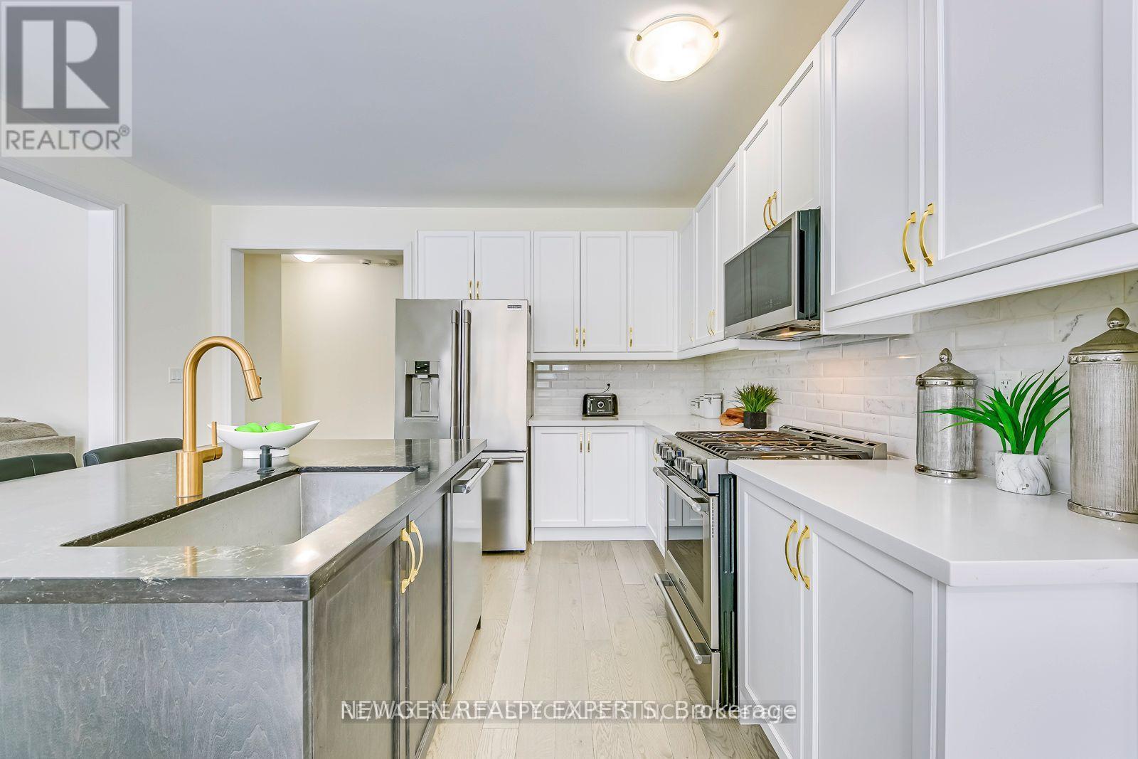 328 Valleyway Drive, Brampton, Ontario  L6X 0N9 - Photo 7 - W12934912