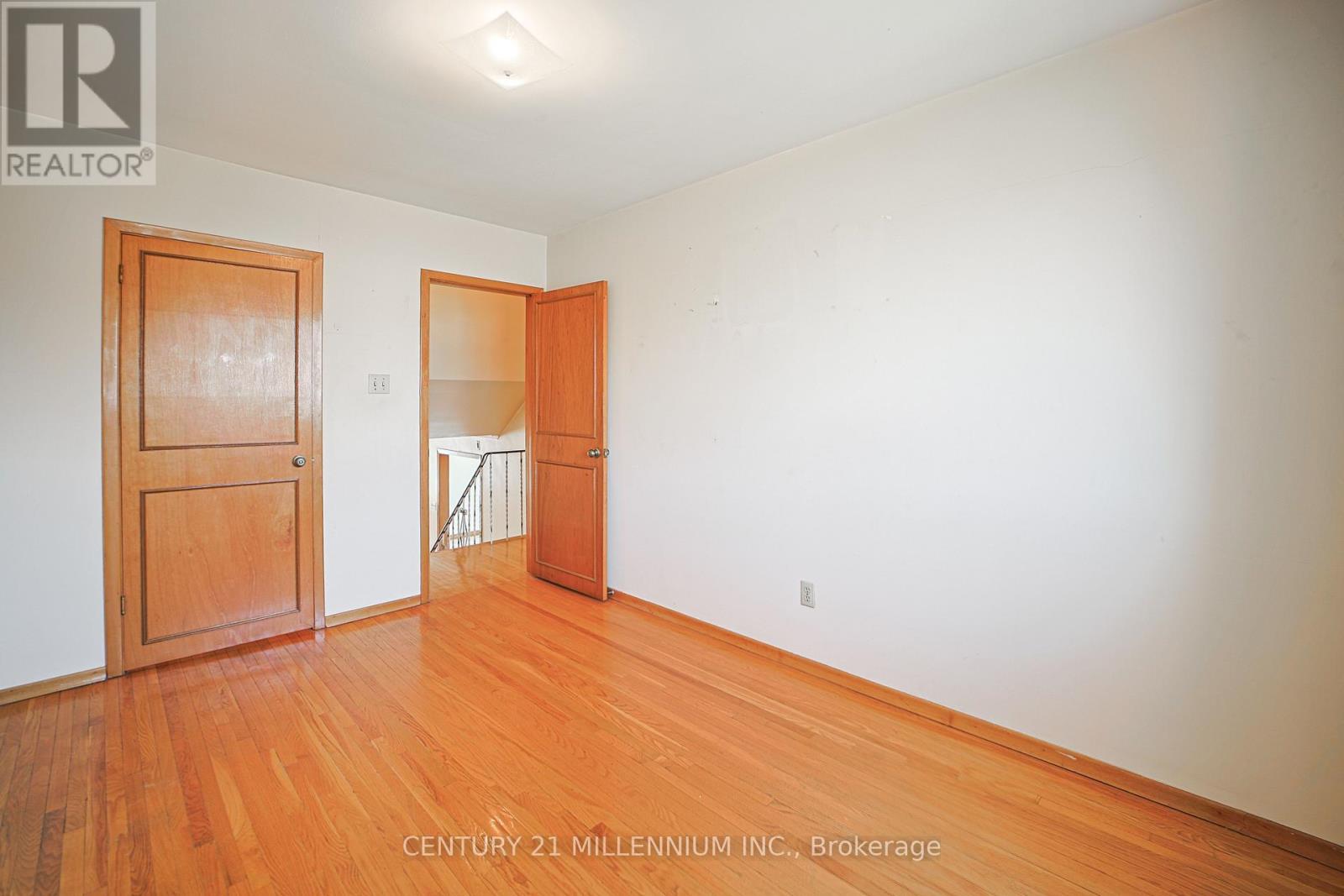 42 Dellbrook Crescent, Toronto (Humber Summit), Ontario  M9L 1E2 - Photo 13 - W12934926