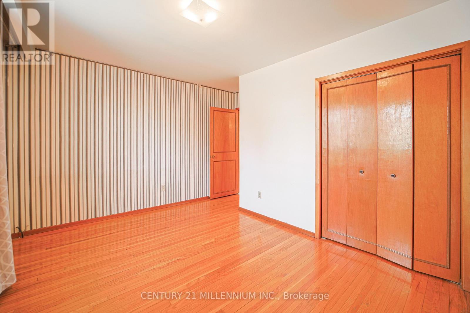 42 Dellbrook Crescent, Toronto (Humber Summit), Ontario  M9L 1E2 - Photo 23 - W12934926