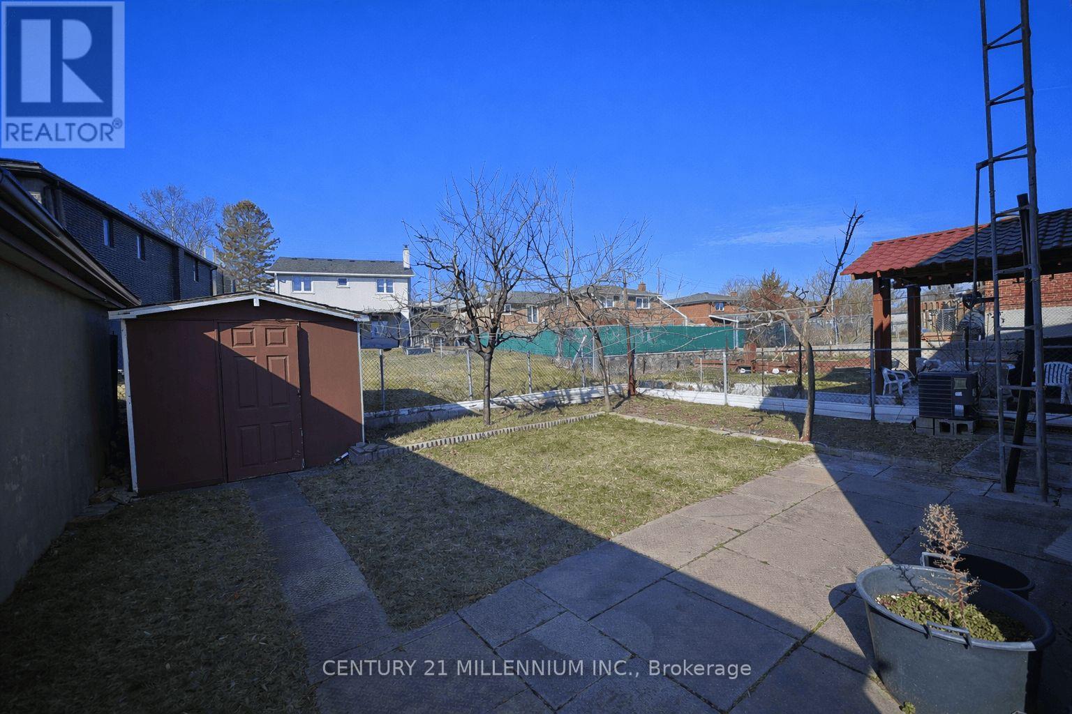 42 Dellbrook Crescent, Toronto (Humber Summit), Ontario  M9L 1E2 - Photo 39 - W12934926