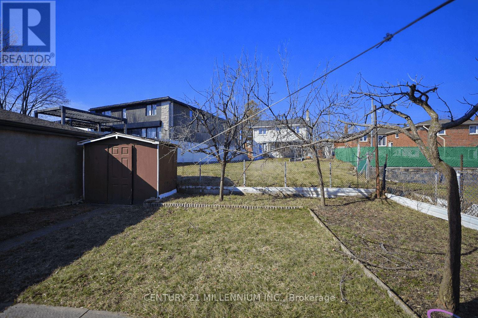 42 Dellbrook Crescent, Toronto (Humber Summit), Ontario  M9L 1E2 - Photo 41 - W12934926
