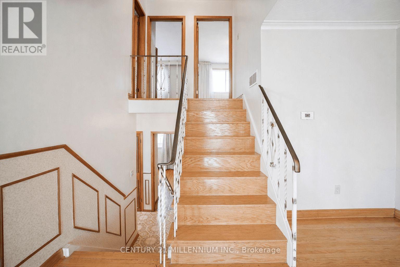 42 Dellbrook Crescent, Toronto (Humber Summit), Ontario  M9L 1E2 - Photo 8 - W12934926