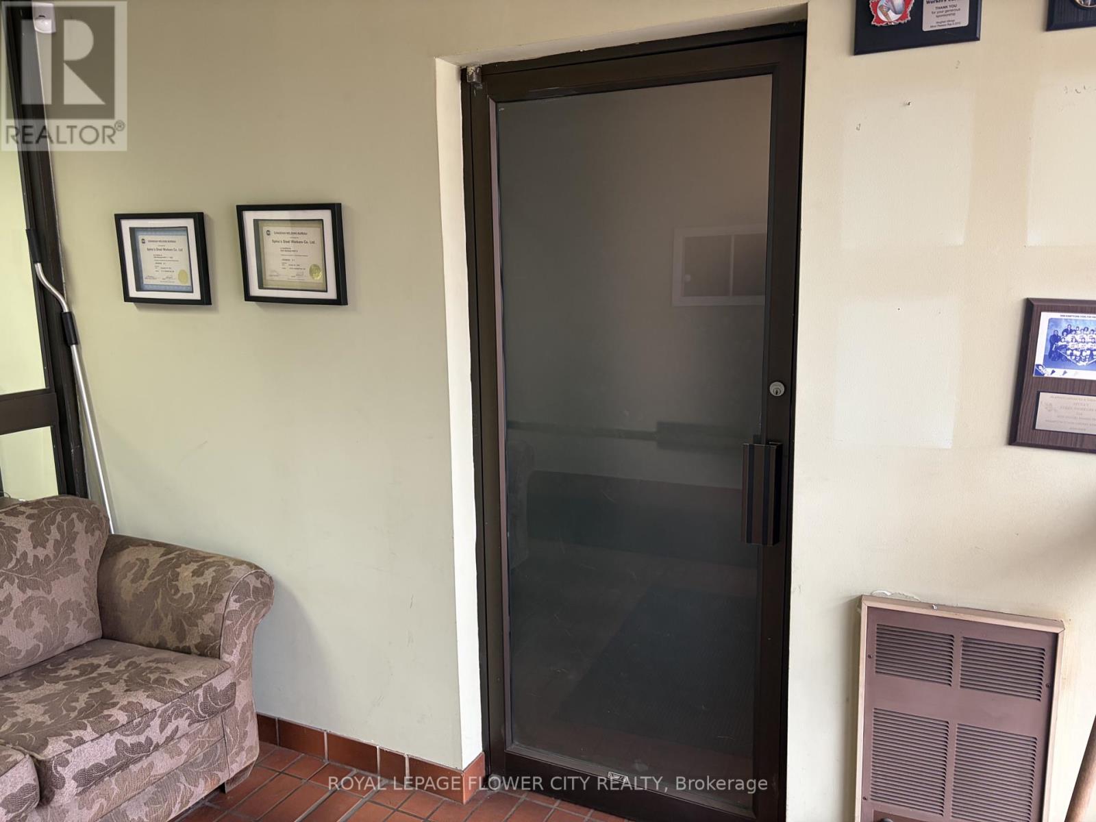 Unit 2 - 229 Wilkinson Road, Brampton (Steeles Industrial), Ontario  L6T 4M2 - Photo 2 - W12934952