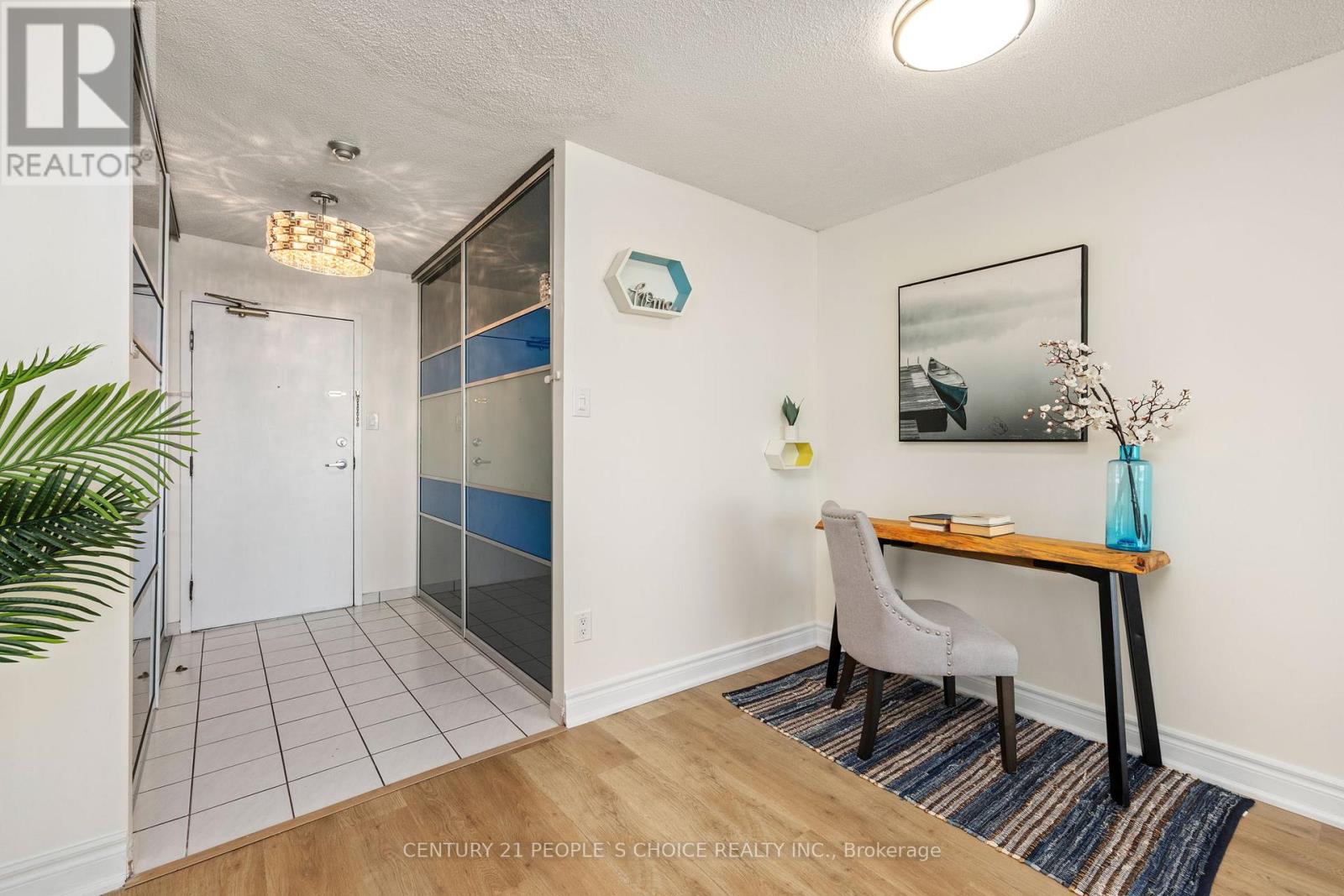 1605 - 3 Rowntree Road, Toronto (Mount Olive-Silverstone-Jamestown), Ontario  M9V 5G8 - Photo 7 - W12934970