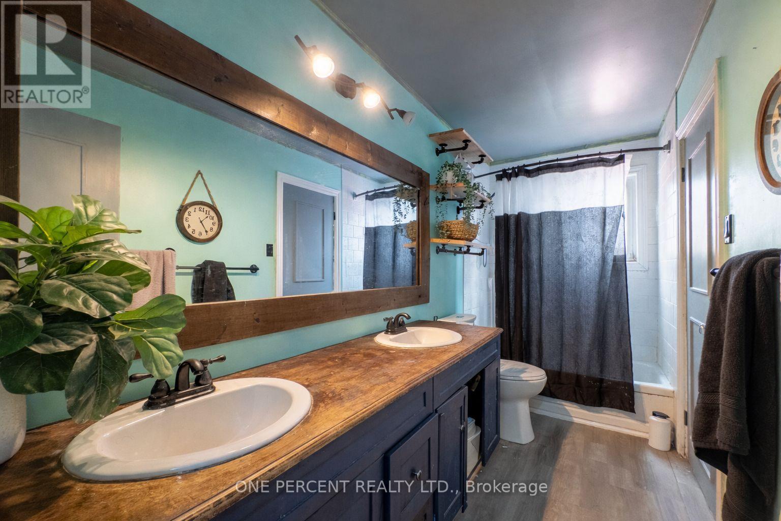 100 Montrose Road, Quinte West (Sidney Ward), Ontario  K8R 1A5 - Photo 10 - X12934872