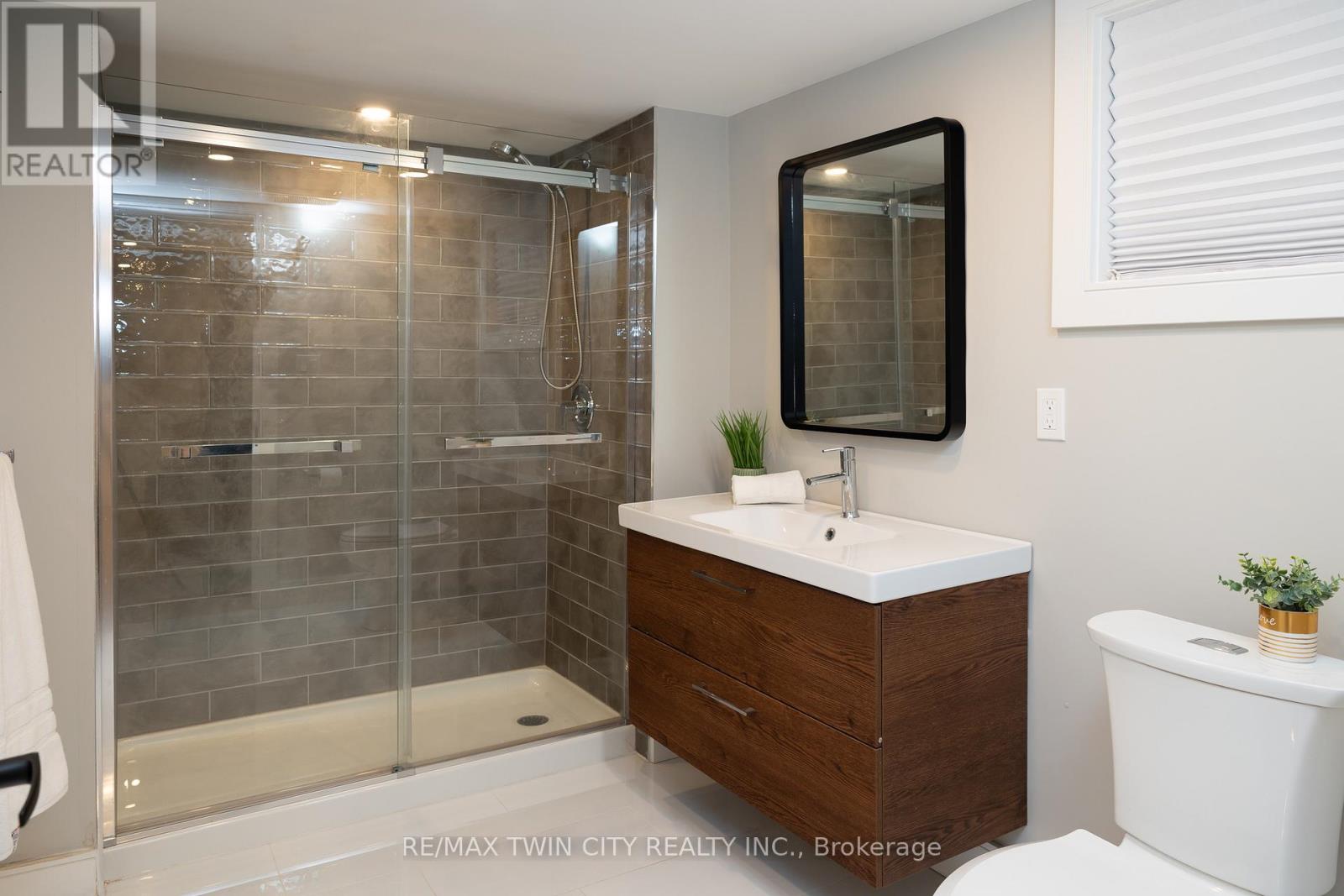 40 Varadi Avenue, Brantford, Ontario  N3R 3N3 - Photo 27 - X12934876