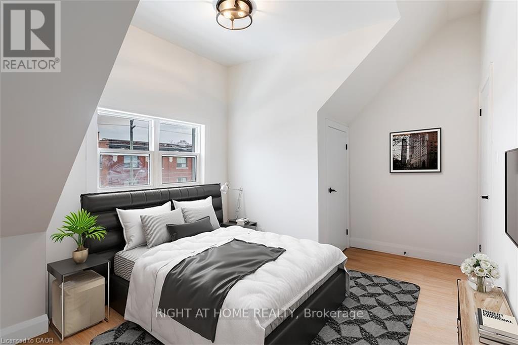 3 - 113 Catharine Street N, Hamilton (Beasley), Ontario  L8R 1J5 - Photo 14 - X12934894