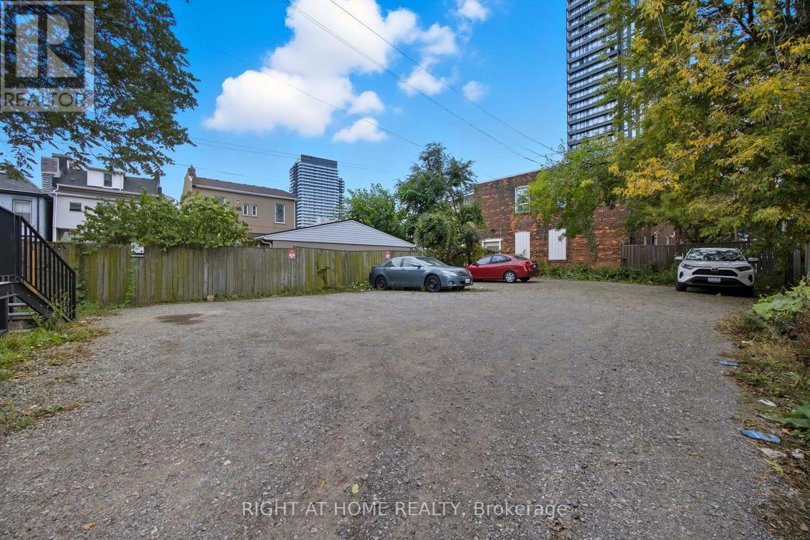 3 - 113 Catharine Street N, Hamilton (Beasley), Ontario  L8R 1J5 - Photo 17 - X12934894
