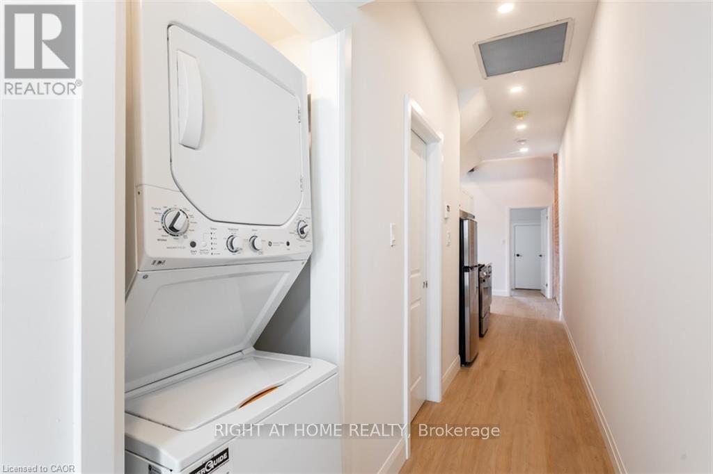 3 - 113 Catharine Street N, Hamilton (Beasley), Ontario  L8R 1J5 - Photo 4 - X12934894