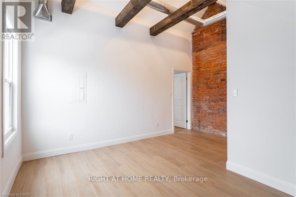 3 - 113 Catharine Street N, Hamilton (Beasley), Ontario  L8R 1J5 - Photo 7 - X12934894