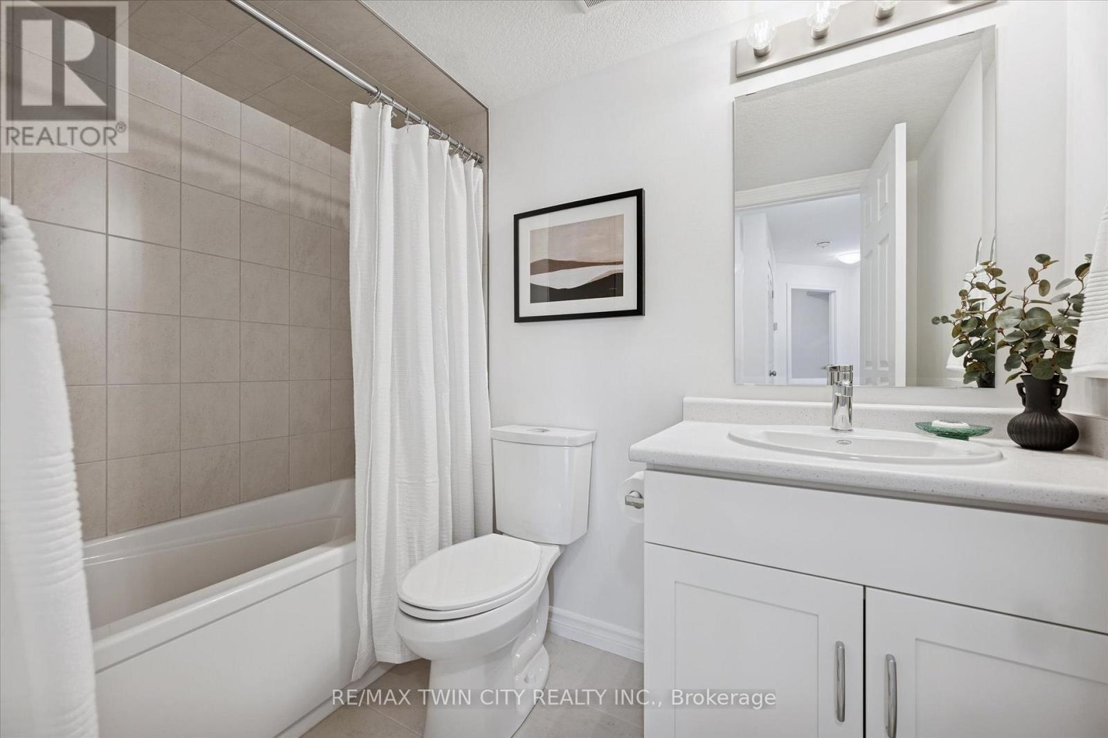 51 Lomond Lane, Kitchener, Ontario  N2R 0T6 - Photo 16 - X12934914