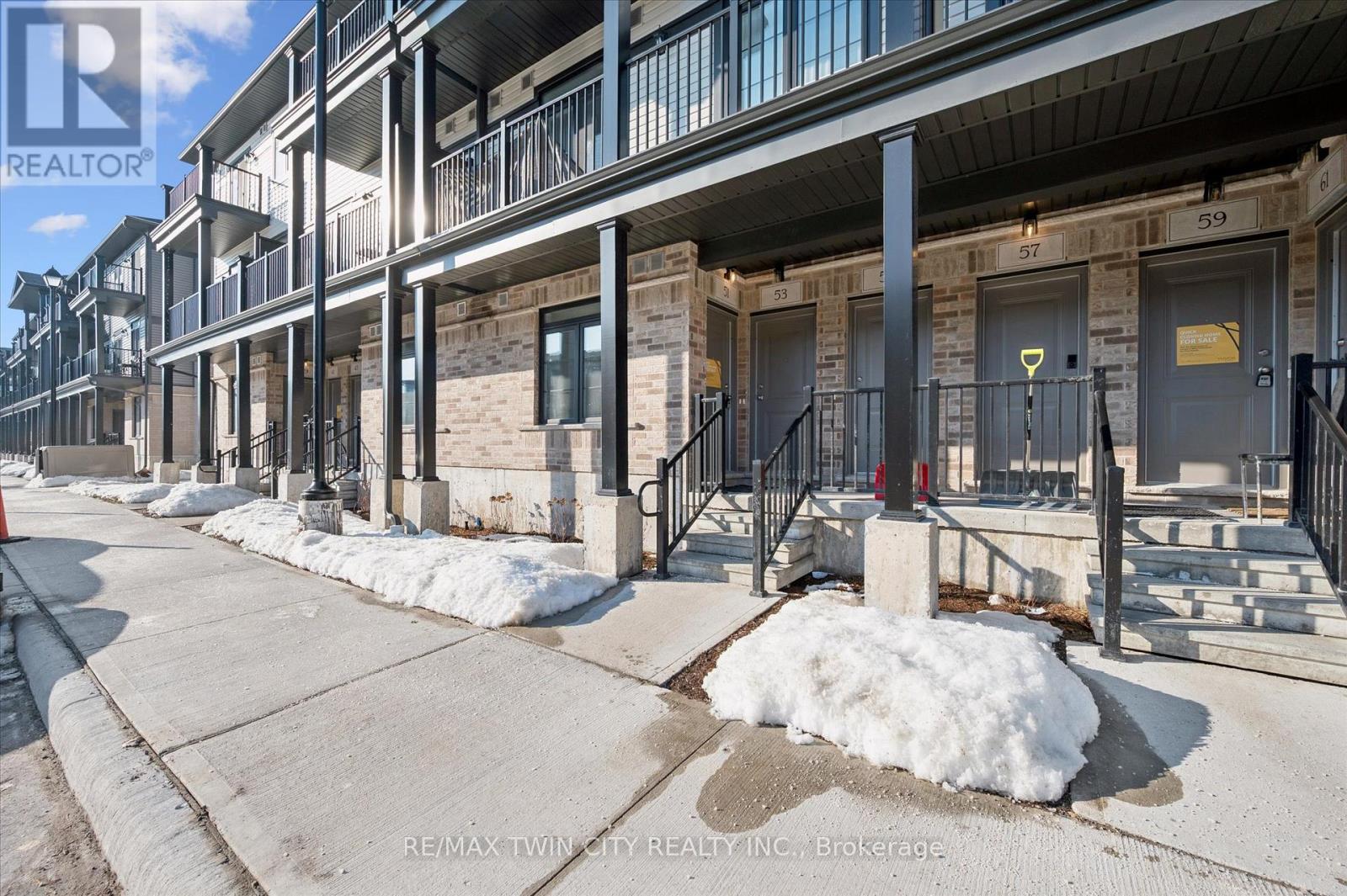 51 Lomond Lane, Kitchener, Ontario  N2R 0T6 - Photo 2 - X12934914